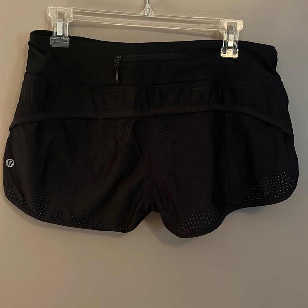 Lululemon Speed Up 2.5 black shorts size 8